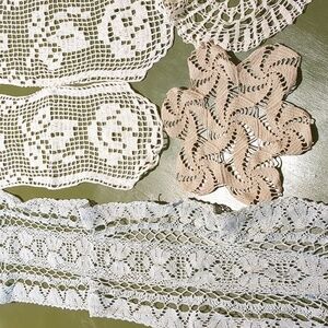 5pc Vintage Lot of Crocheted Doilies & Pieces Blue, Beige, White